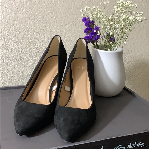 A New Day black pointed toe suede pumps - Picture 2 of 6